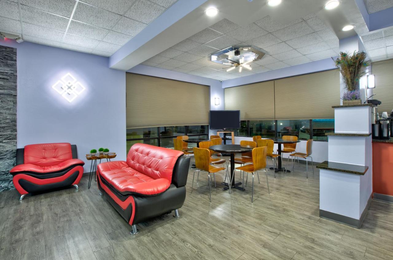 Super 8 By Wyndham Mobile/Tillmans Corner Bagian luar foto