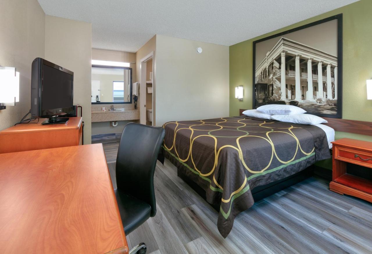 Super 8 By Wyndham Mobile/Tillmans Corner Bagian luar foto