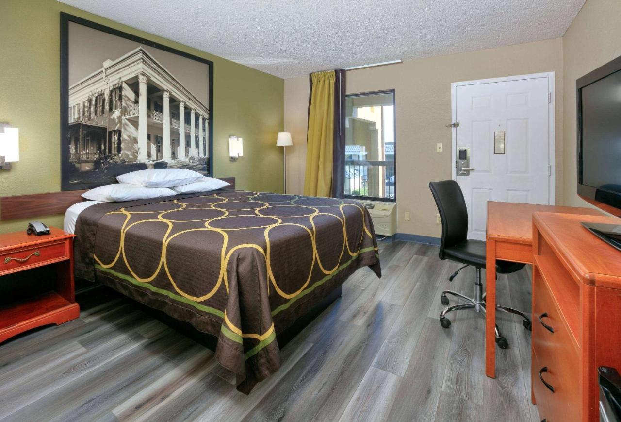 Super 8 By Wyndham Mobile/Tillmans Corner Bagian luar foto