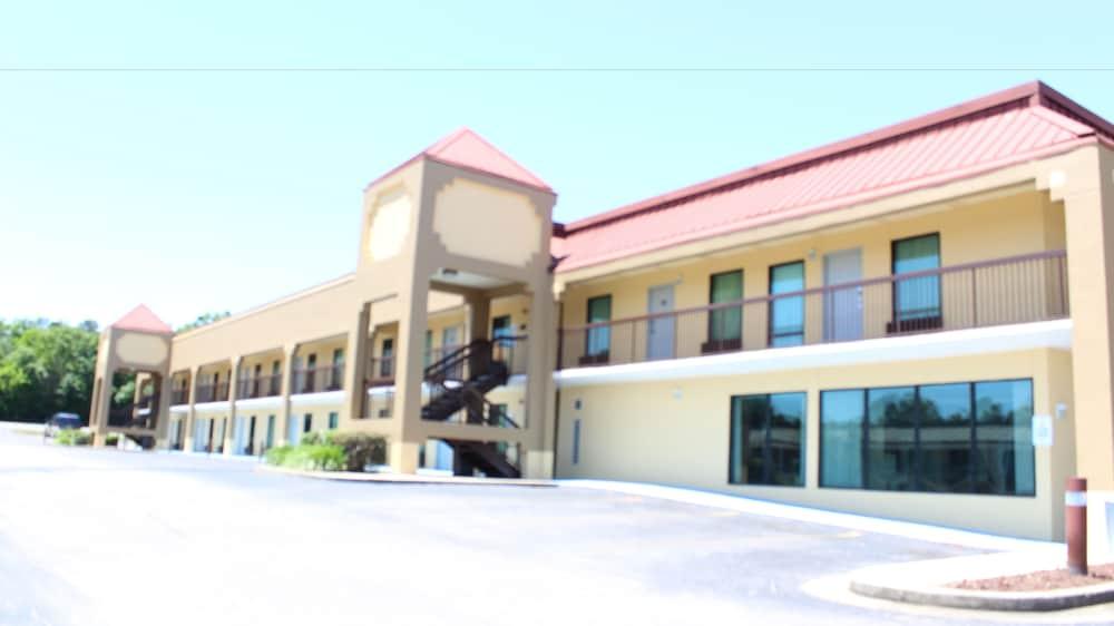 Super 8 By Wyndham Mobile/Tillmans Corner Bagian luar foto