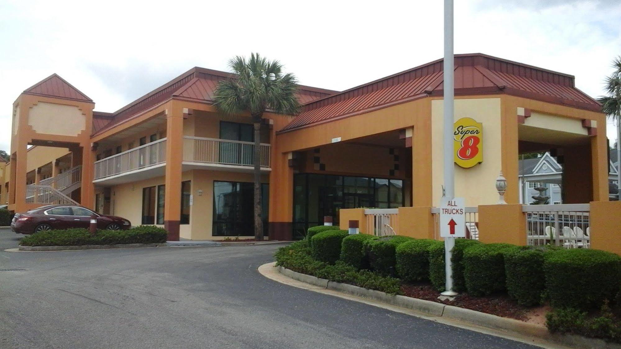 Super 8 By Wyndham Mobile/Tillmans Corner Bagian luar foto