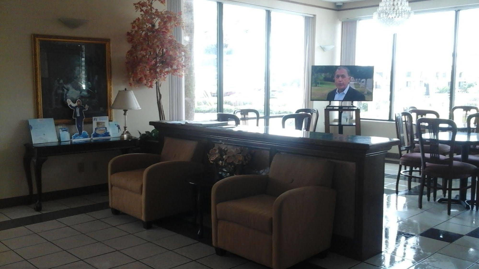 Super 8 By Wyndham Mobile/Tillmans Corner Bagian luar foto